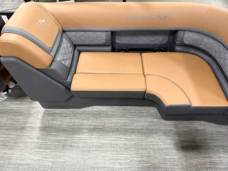 2026 Bennington 22SSR - SPS - Luxe - Blackout US-ETWS0129L526 [photo 9]